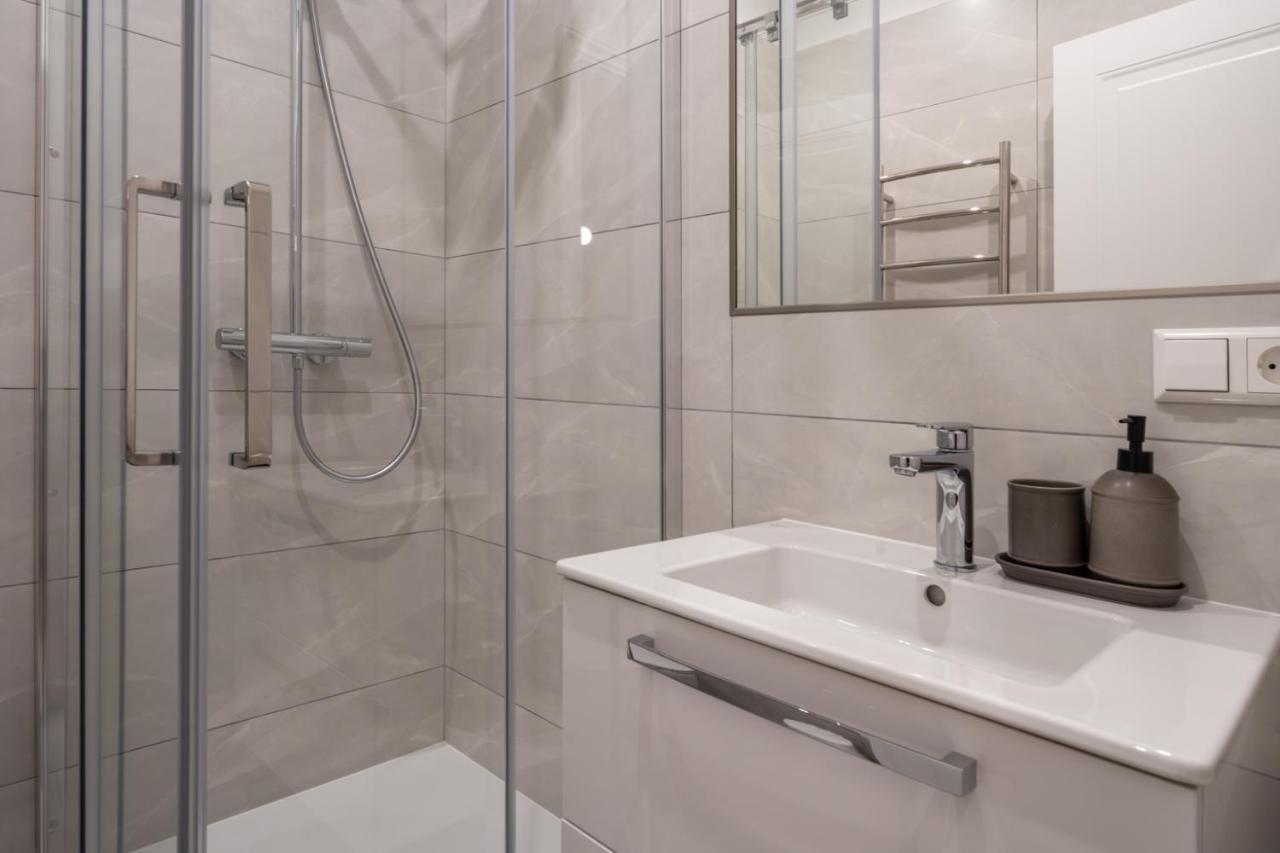 Lacplesa24 - Modern Studios In Riga City Center المظهر الخارجي الصورة